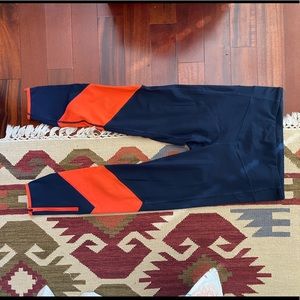 7/8 length Gap fit orange and navy leggings with zip detail